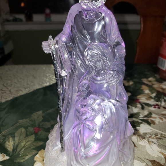 The Nativity Joseph Mary Jesus Plastic Rotating color - Picture 4 of 4